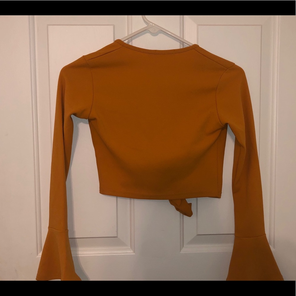 Tie front Flounce sleeve - Picture 2 of 3